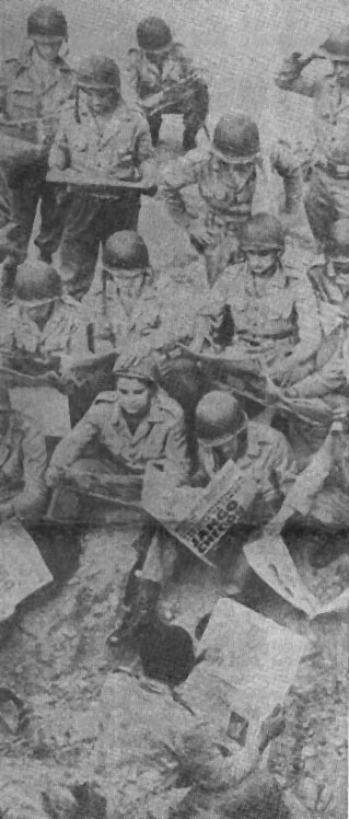 Flagrantes da crise de setembro ltimo: soldados bloqueando a BR-2, lem as ltimas notcias polticas.